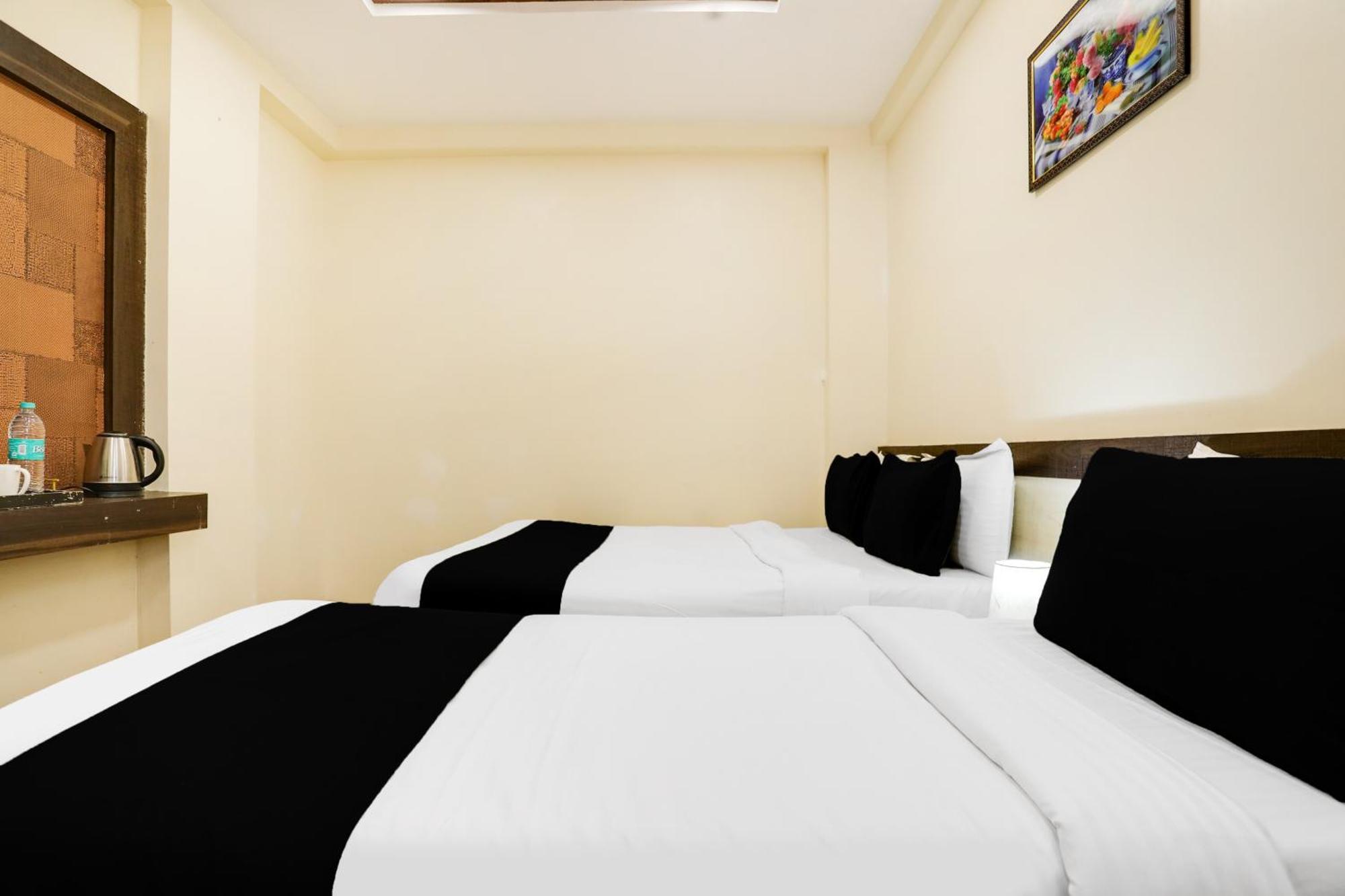 Super Hotel O Palkhi Road Near Sai Baba Temple Formerly Netra Sai Shirdi Exterior photo